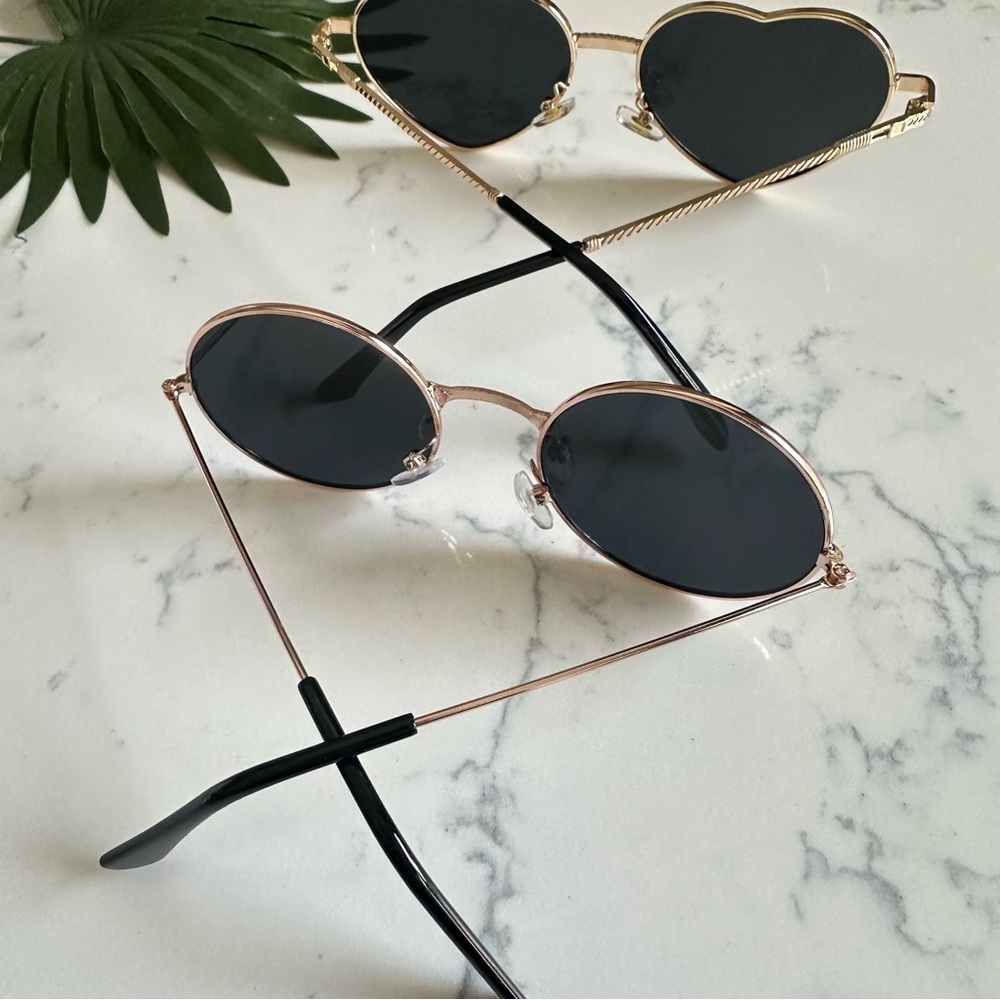 [2 Pairs] 3/$22🩶 Round & Heart Fashion Sunglasses Eyeglasses Black Women Gold - Picture 14 of 14